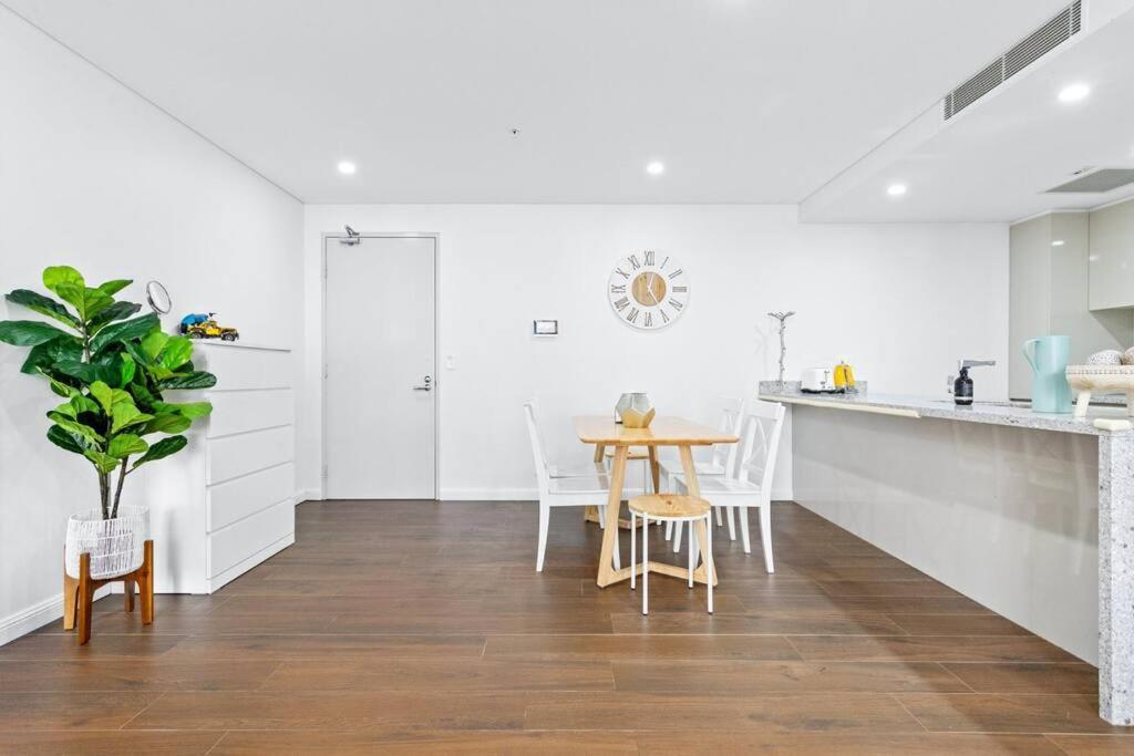 Four Bedroom Apartment With Facilities In Olympic Park Sydney Exteriér fotografie