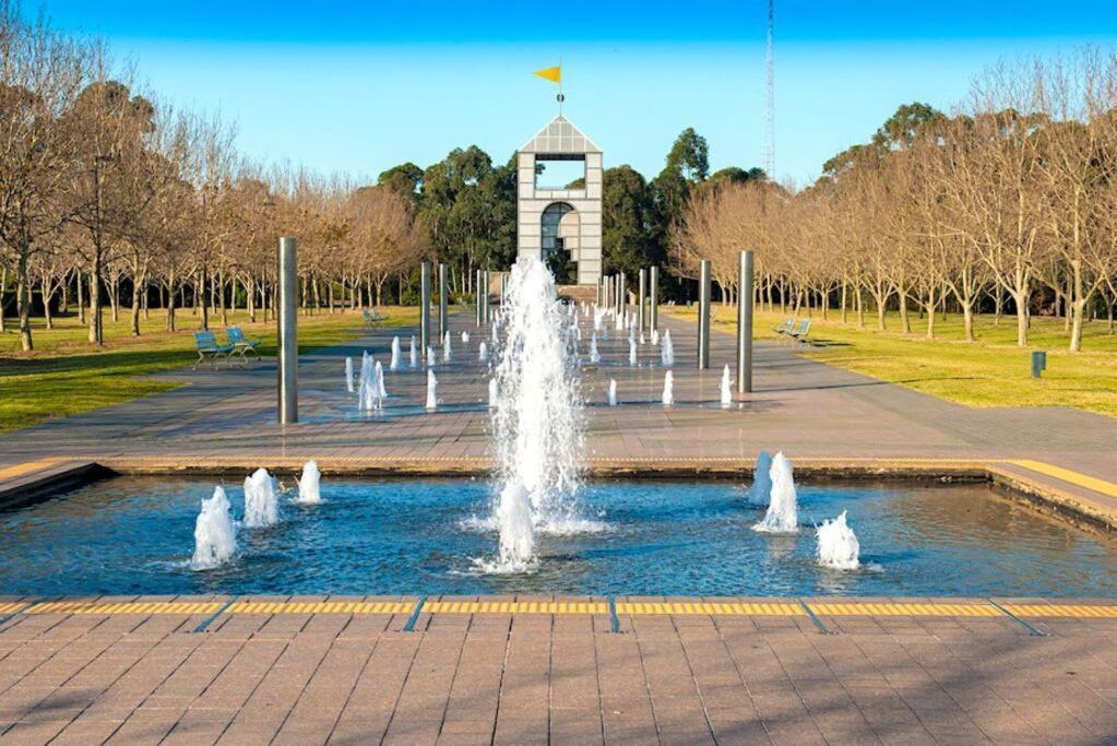 Four Bedroom Apartment With Facilities In Olympic Park Sydney Exteriér fotografie