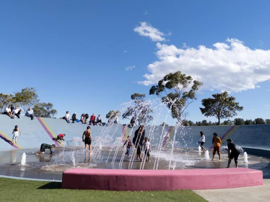 Four Bedroom Apartment With Facilities In Olympic Park Sydney Exteriér fotografie