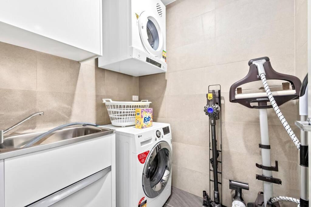 Four Bedroom Apartment With Facilities In Olympic Park Sydney Exteriér fotografie